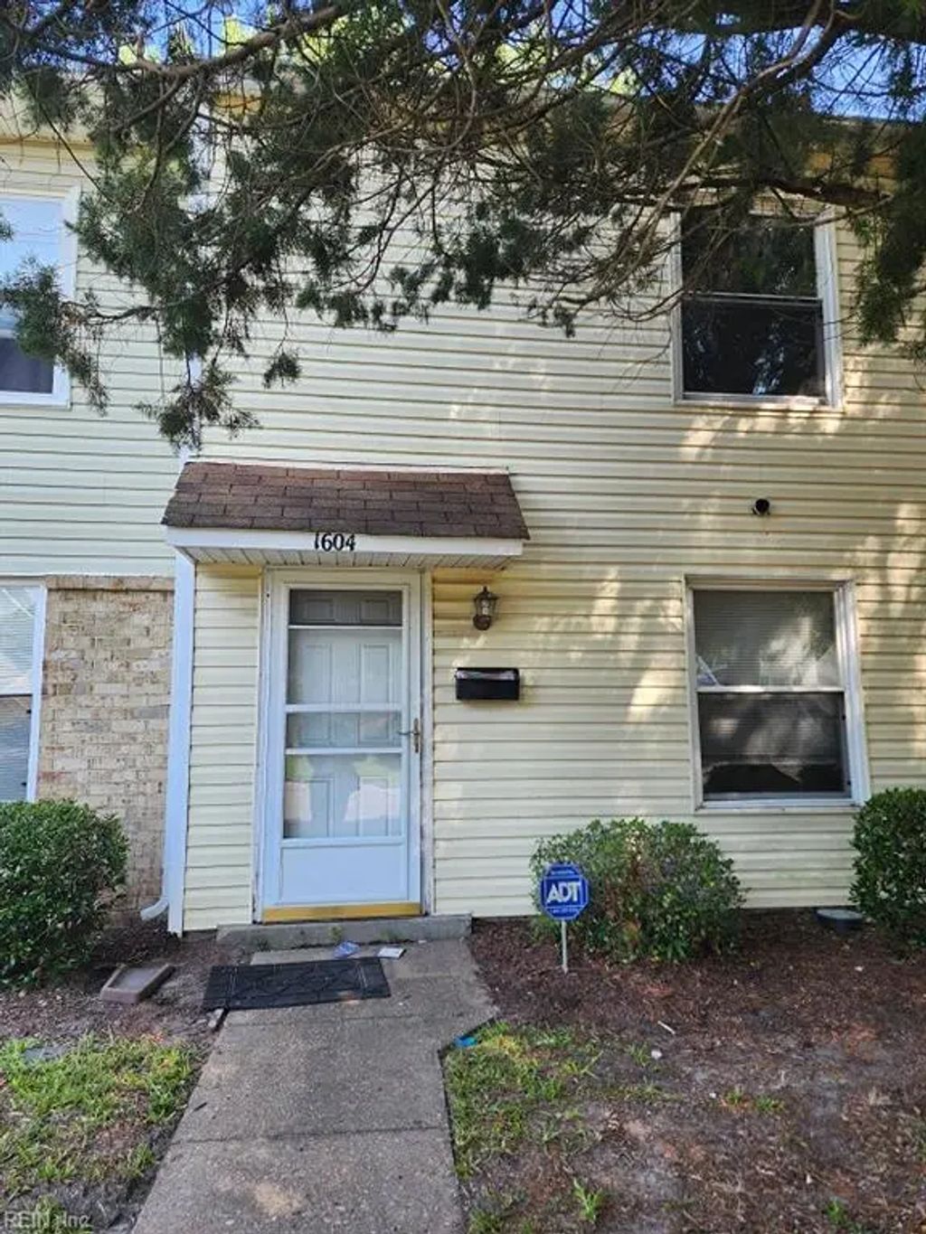 1604 Darren Cir, Portsmouth
