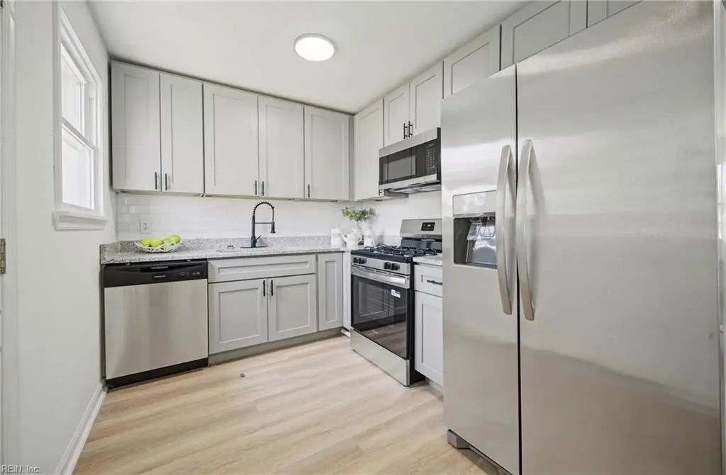 1003 Warfield Dr, Portsmouth