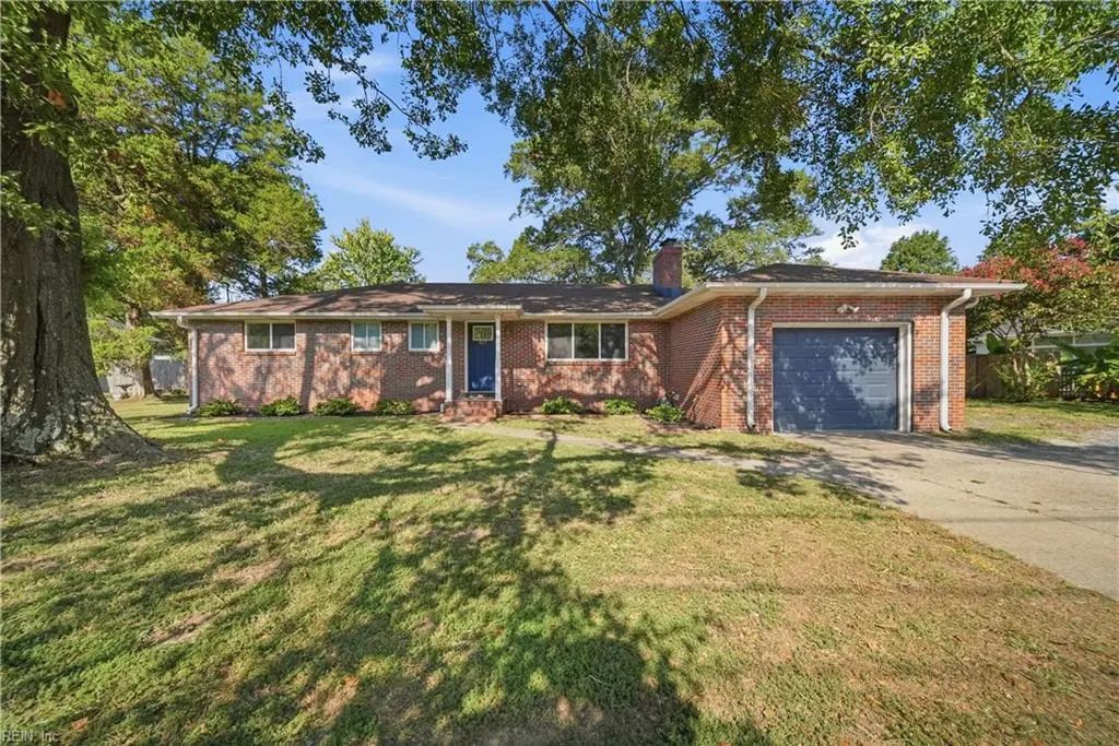 817 N Great Neck Rd, Virginia Beach