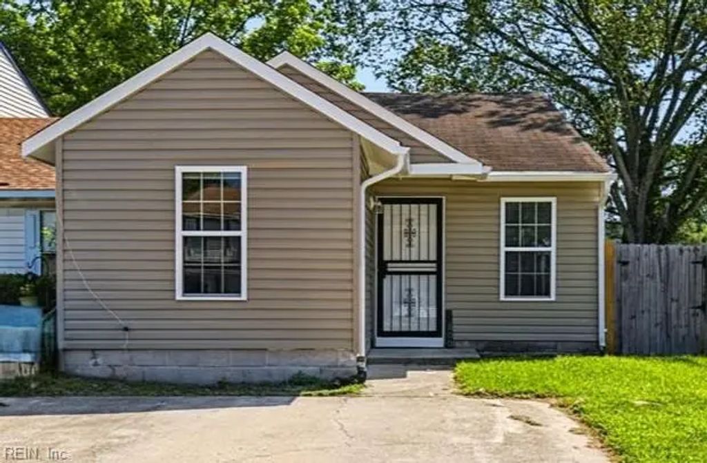 800 Stephanie Ct, Virginia Beach