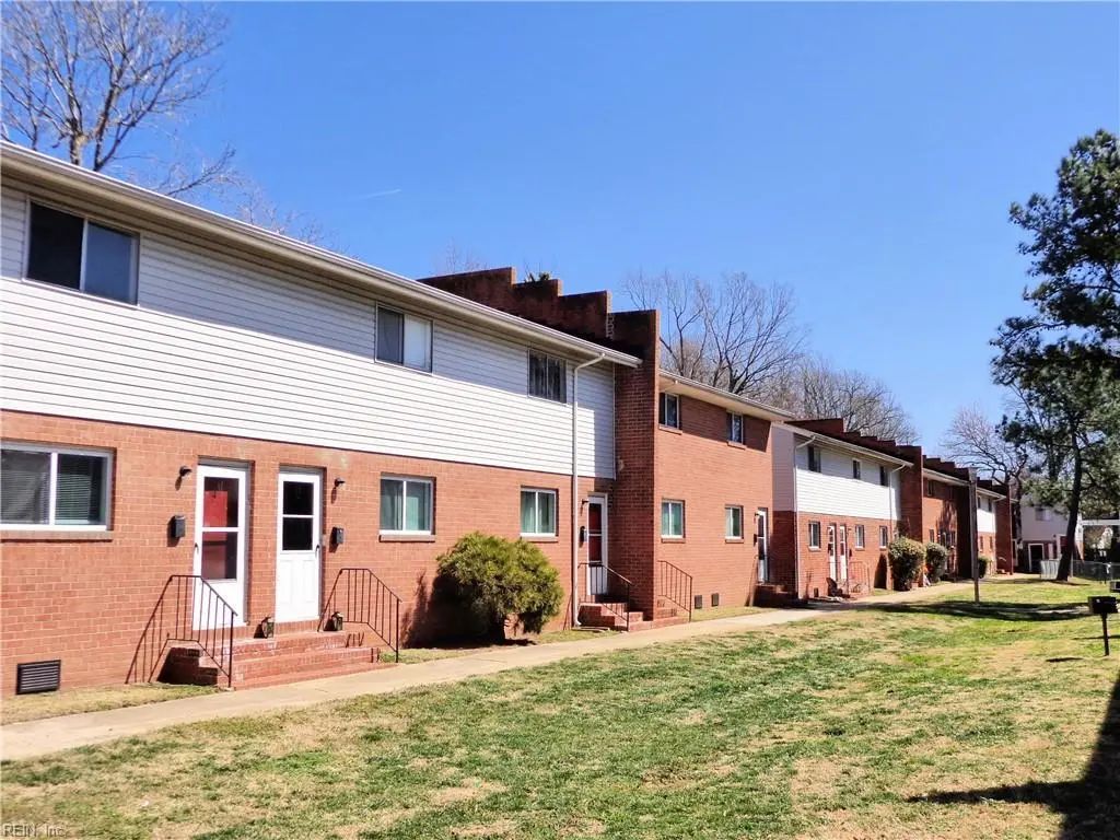 1625 W Pembroke Ave, Hampton