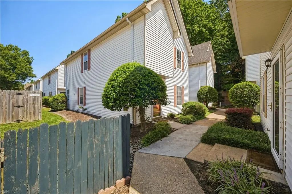 952 Gas Light Ln, Virginia Beach