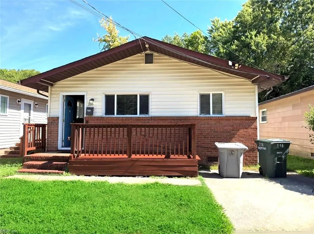 216 Kelly Ave W, Hampton