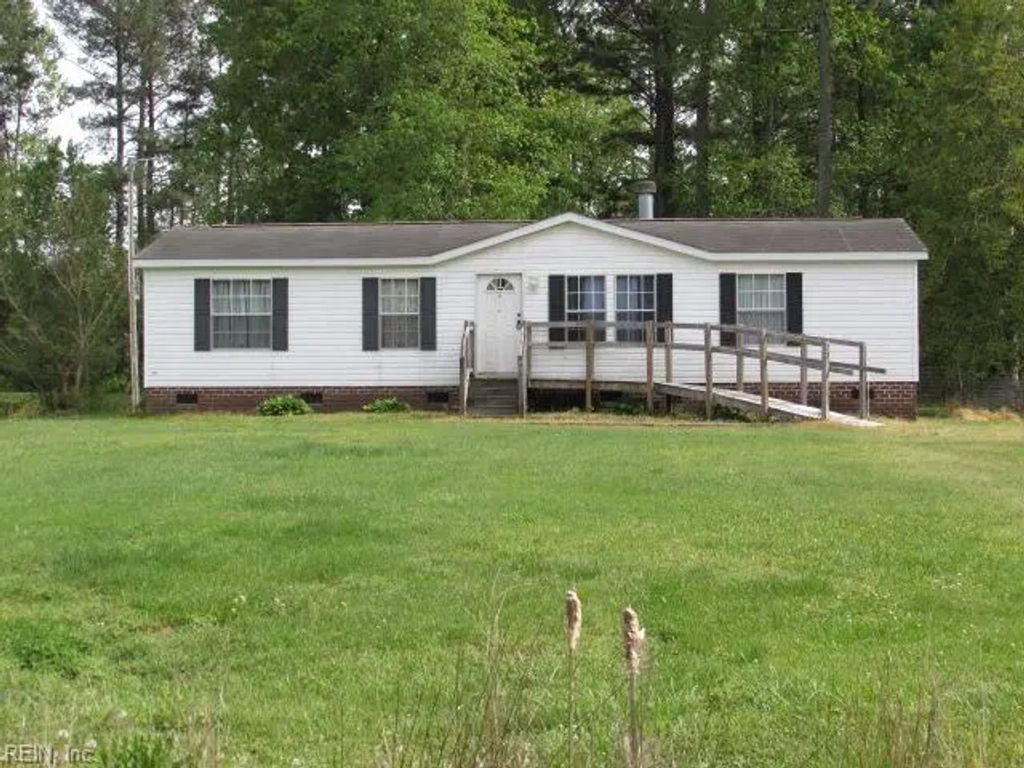 77 Louise St, Gates County