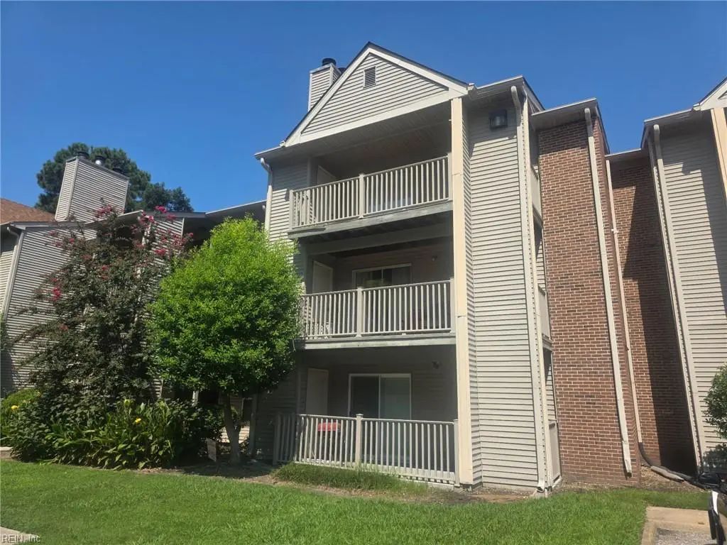 535 Pineland Cir, Newport News