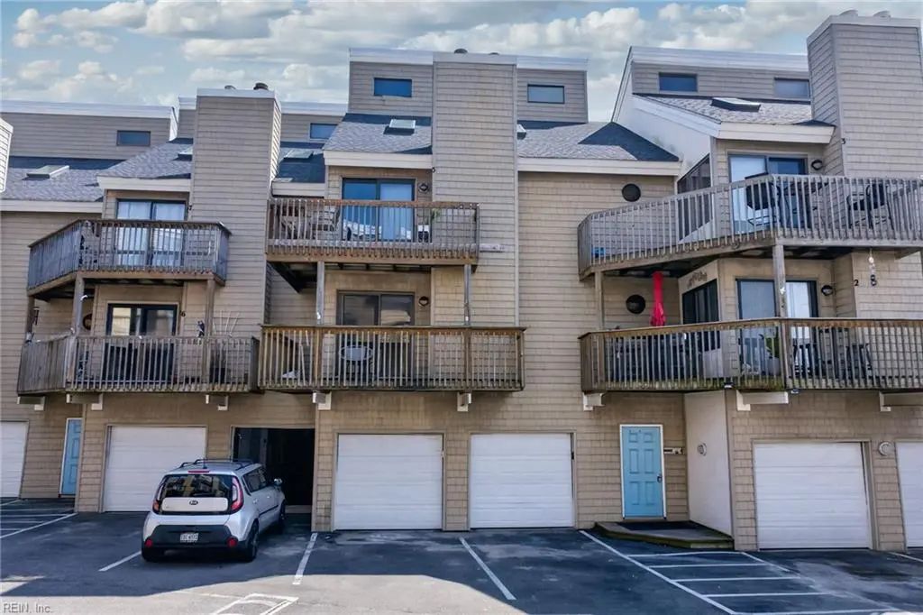 3226 E Ocean View Ave, Norfolk
