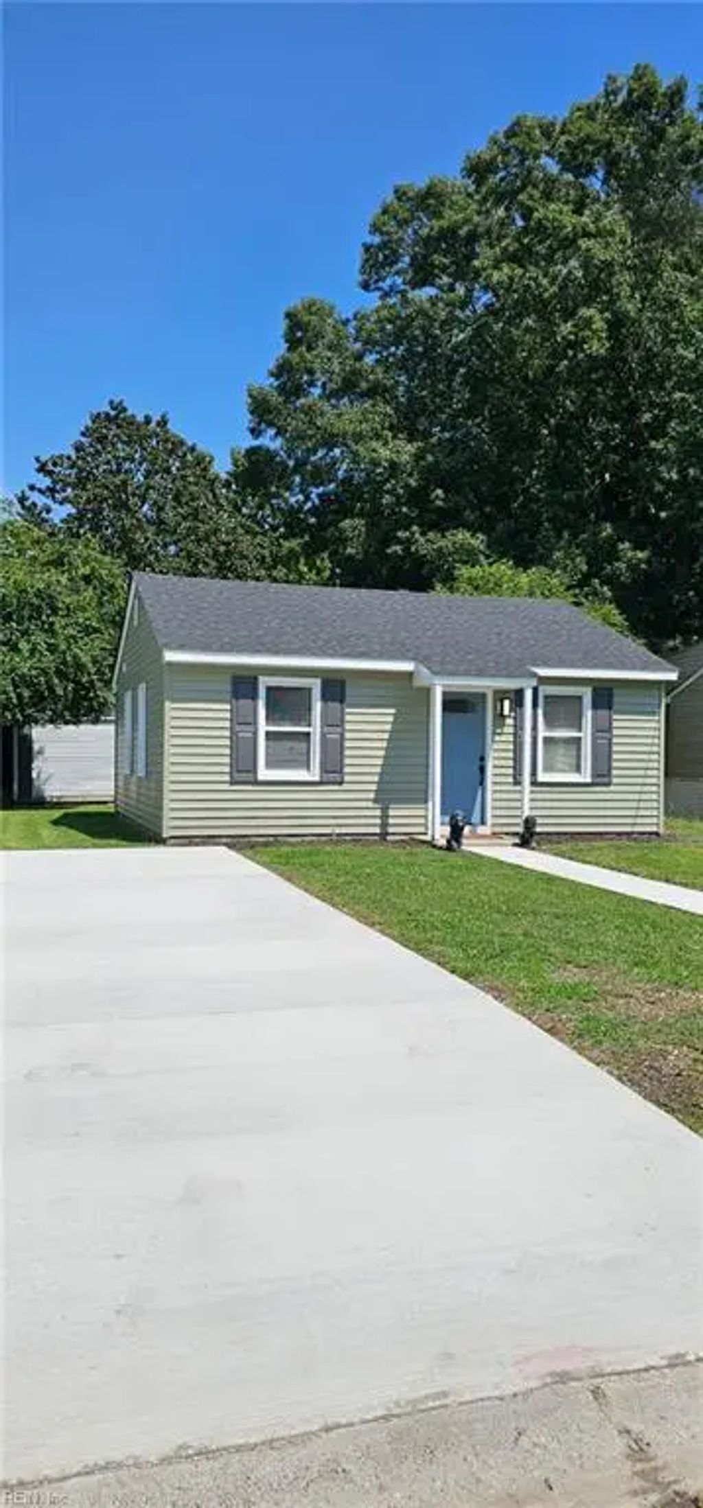 512 Smiley Rd, Hampton