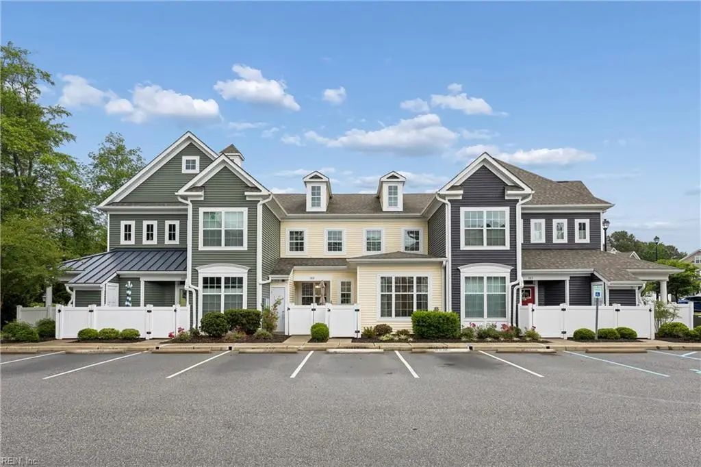 302 Promenade Ln, James City County