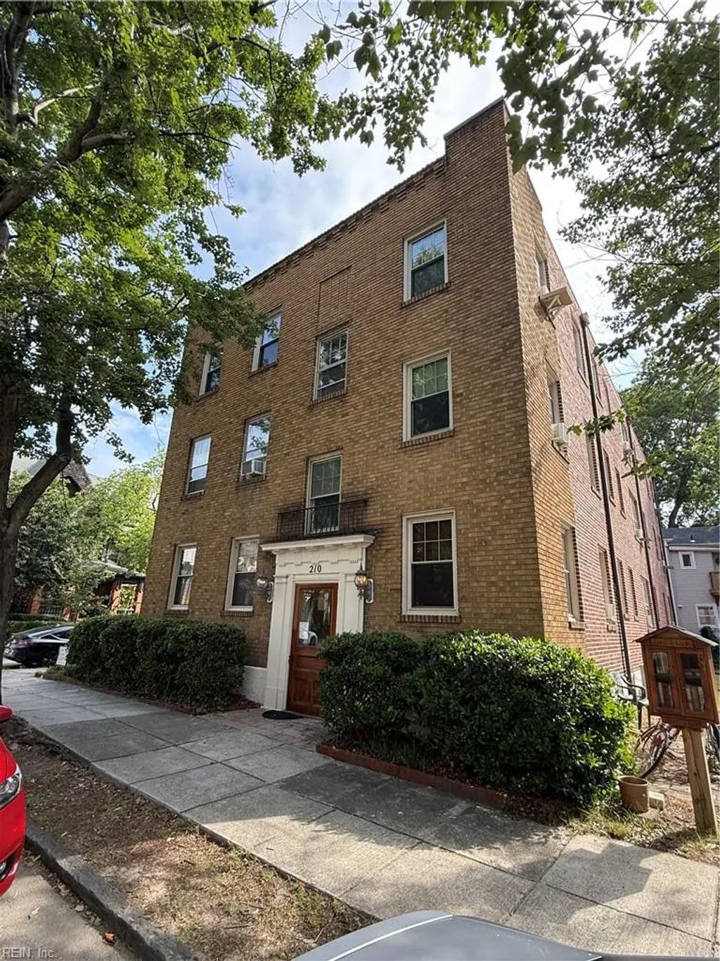 210 Drummond Place Pl, Norfolk