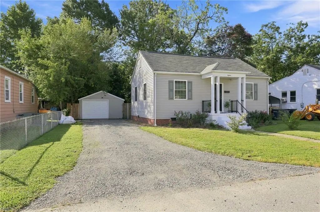18 Cavalier Rd, Hampton