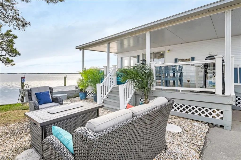 3665 Sandpiper Rd, Virginia Beach