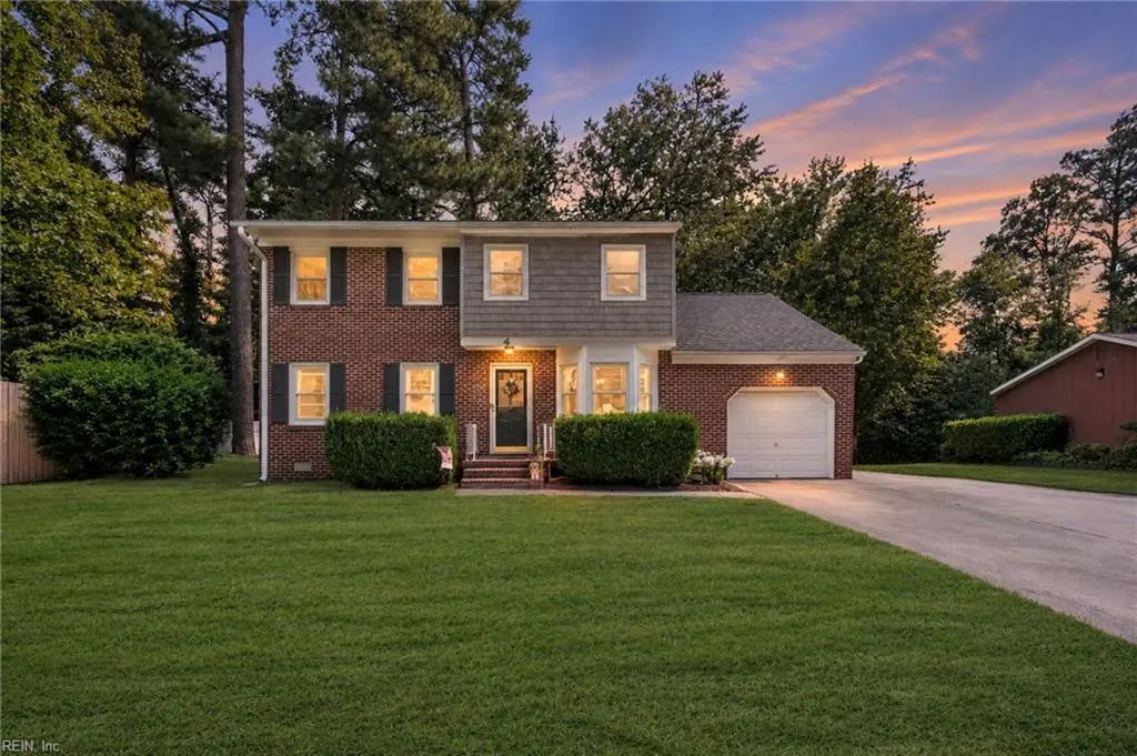 4 Hansom Dr, Poquoson