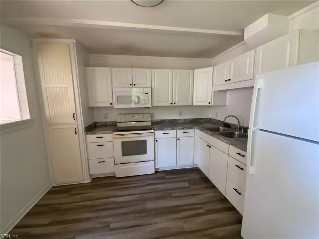 35 Phelps Cir, Hampton