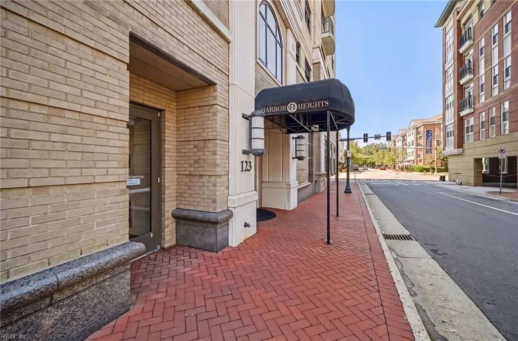 123 College Pl, Norfolk