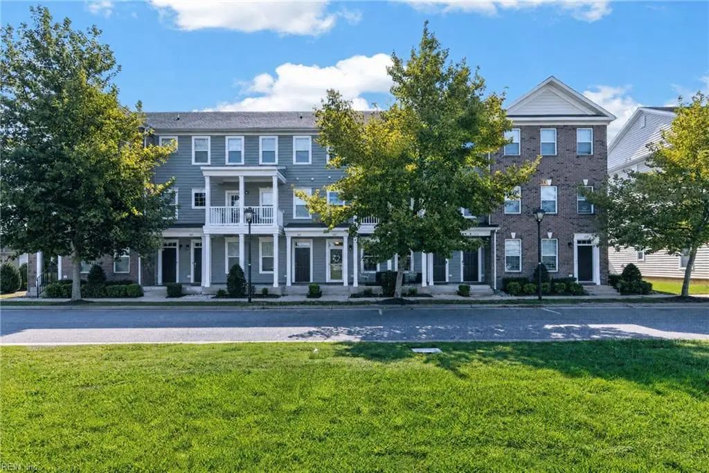 309 Waterside Dr, Hampton