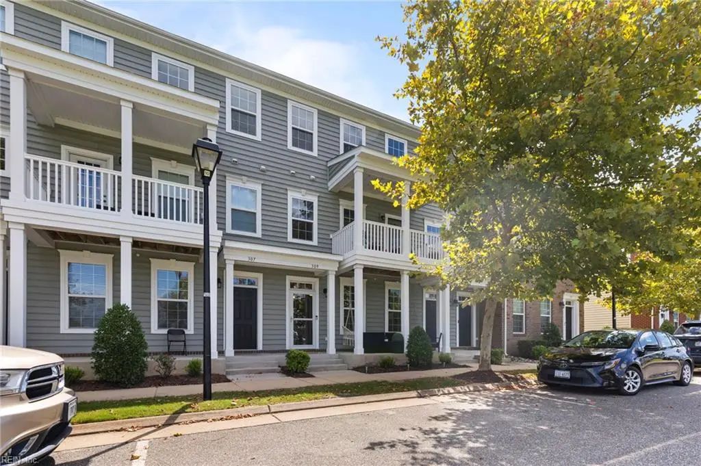 309 Waterside Dr, Hampton