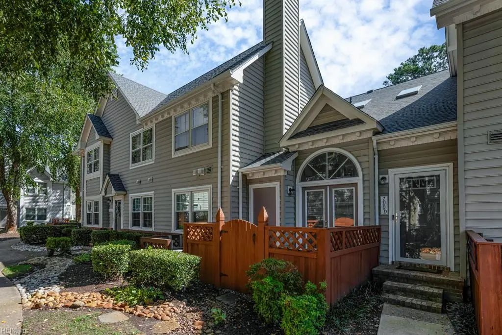 700 Nottoway River Ct, Chesapeake