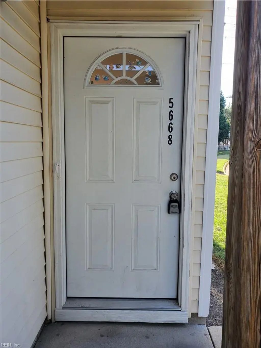 5668 Landfall Dr, Virginia Beach