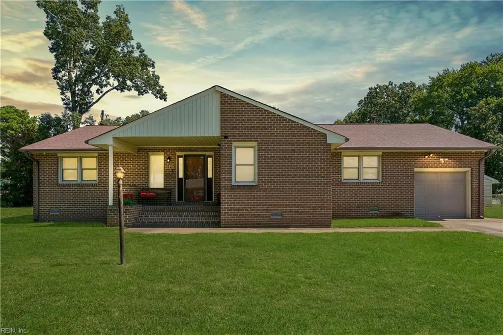 215 Woodbury Forrest Dr, Hampton
