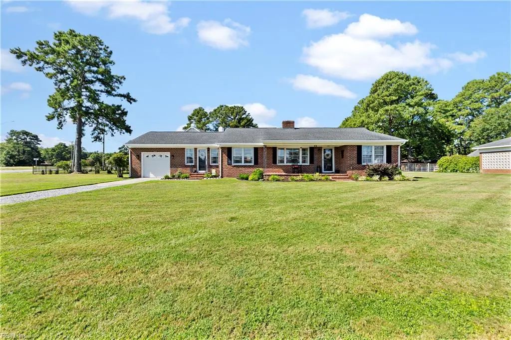 107 Grove Ave, Suffolk