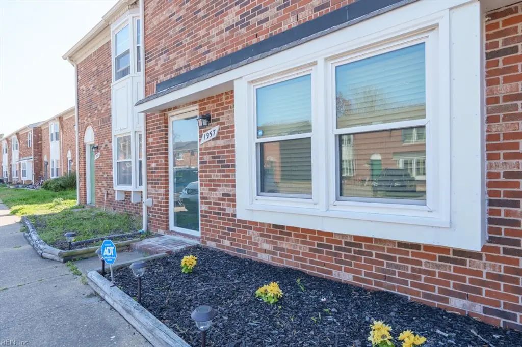 1957 Darnell Dr, Virginia Beach