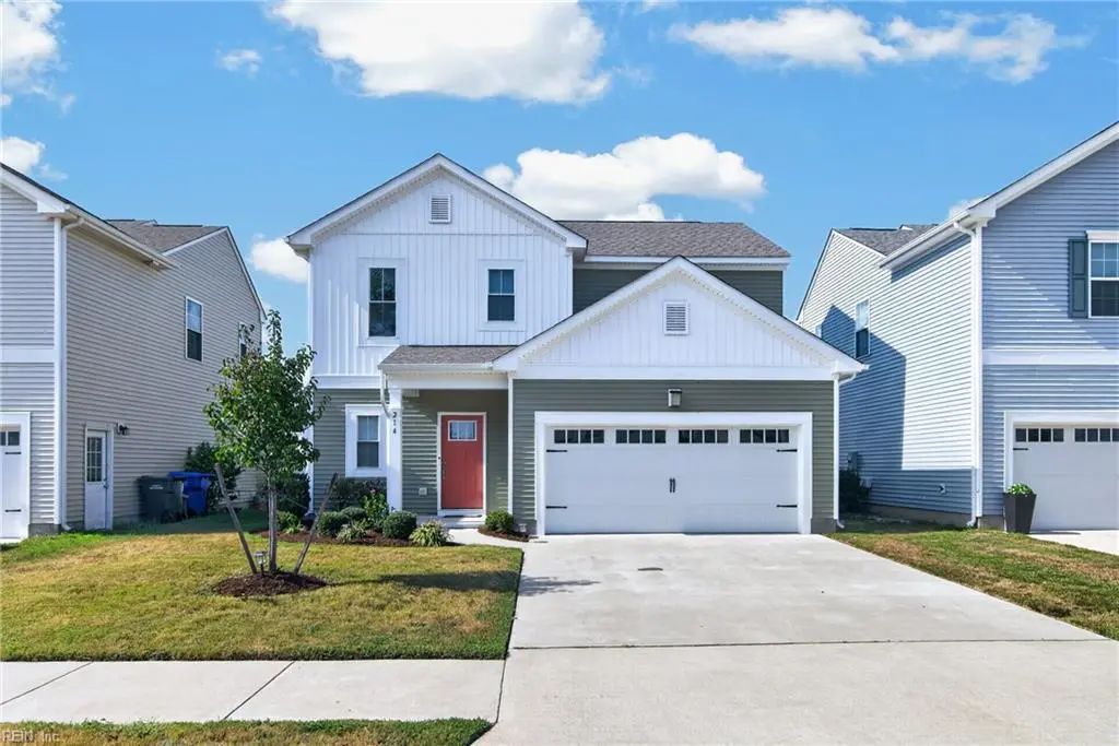 214 Veterans Ct, Suffolk