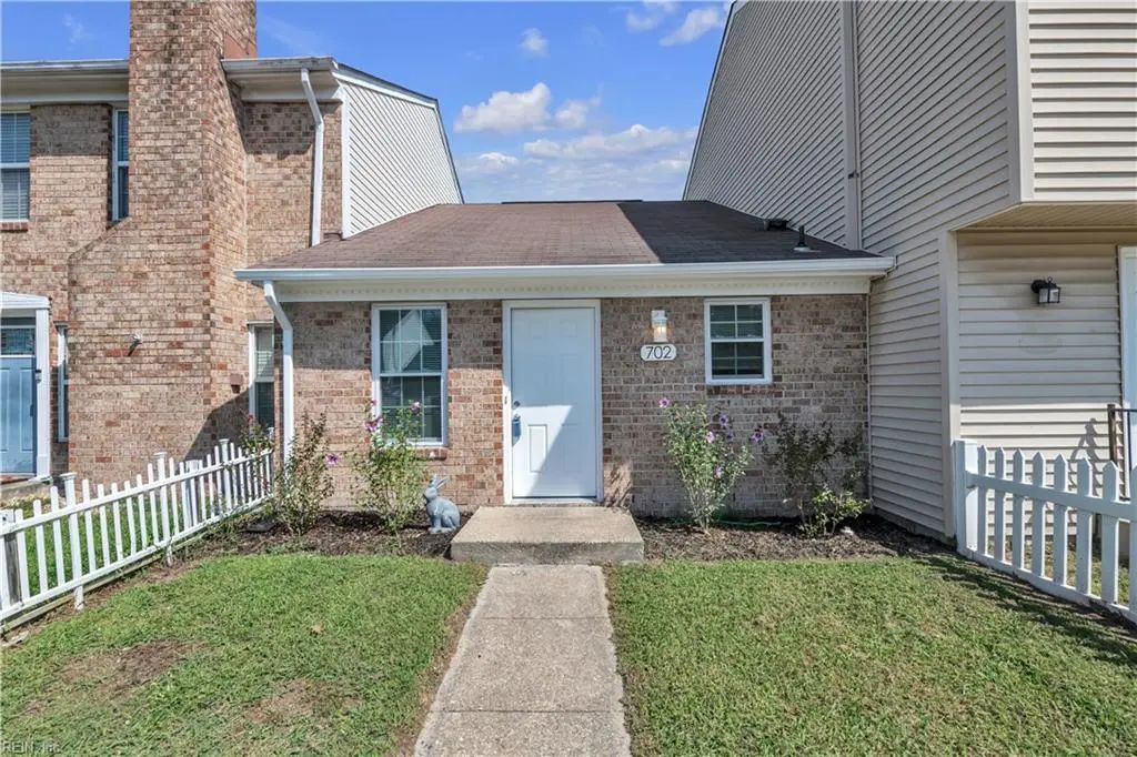 702 Wolftrap Ln, Virginia Beach