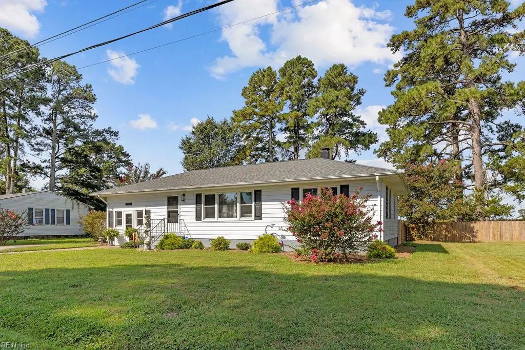 127 Beechwood Dr, Suffolk