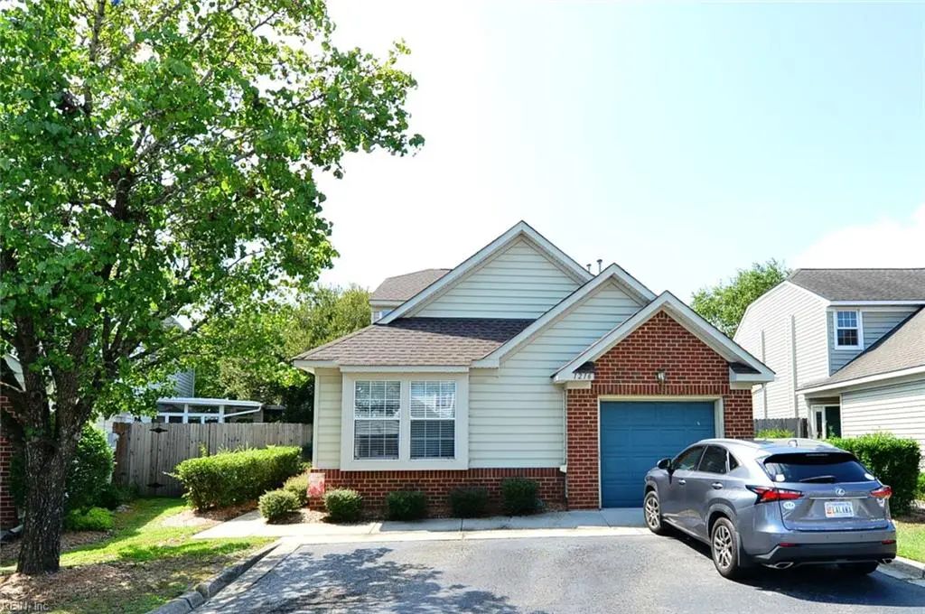 1216 Club Point Dr, Chesapeake