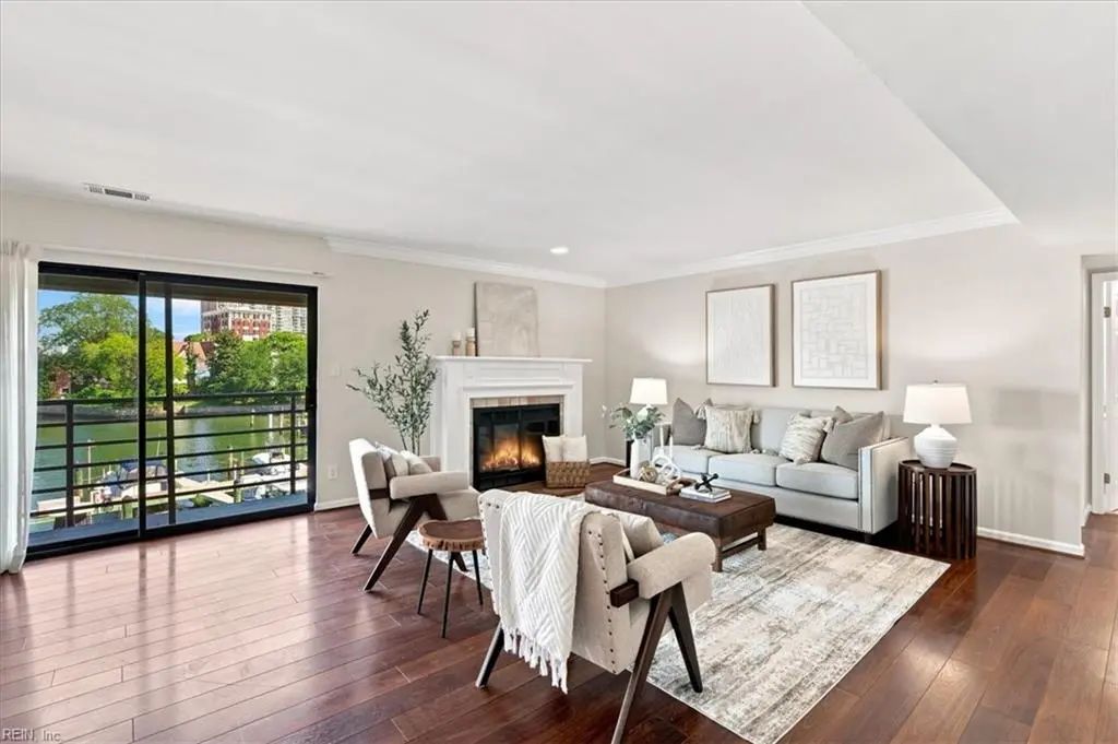 401 College Pl, Norfolk