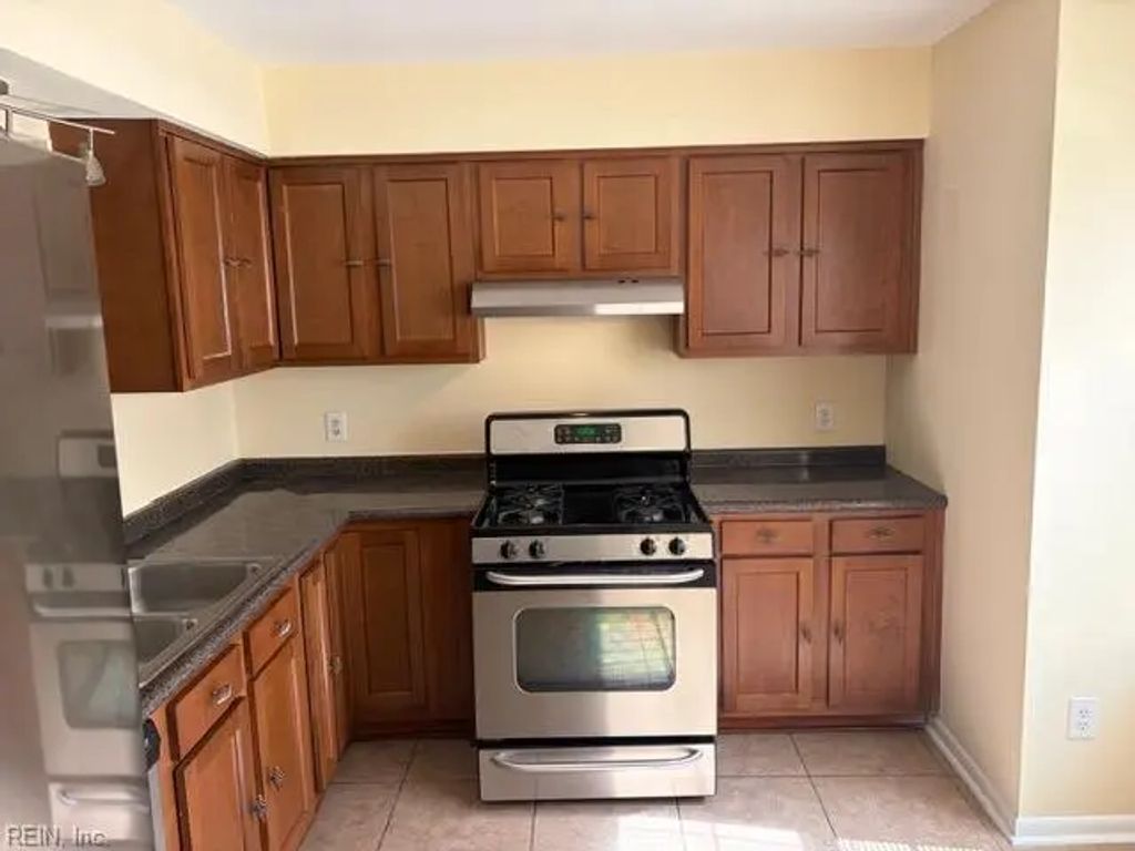 15 Overbrooke Pl, Hampton