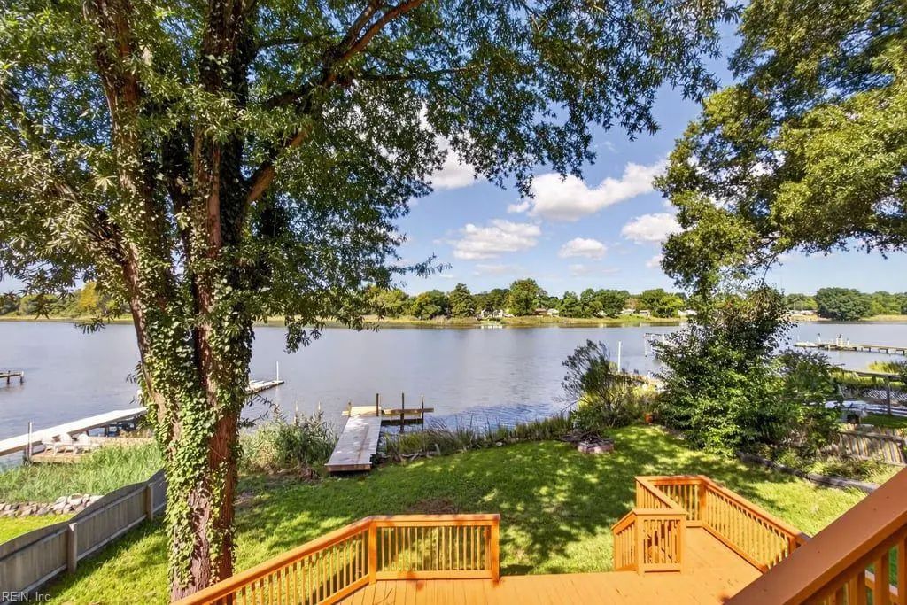 1337 Walnut Ave, Chesapeake