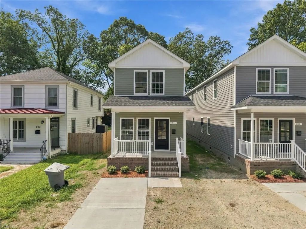 211 Claremont Ave, Hampton