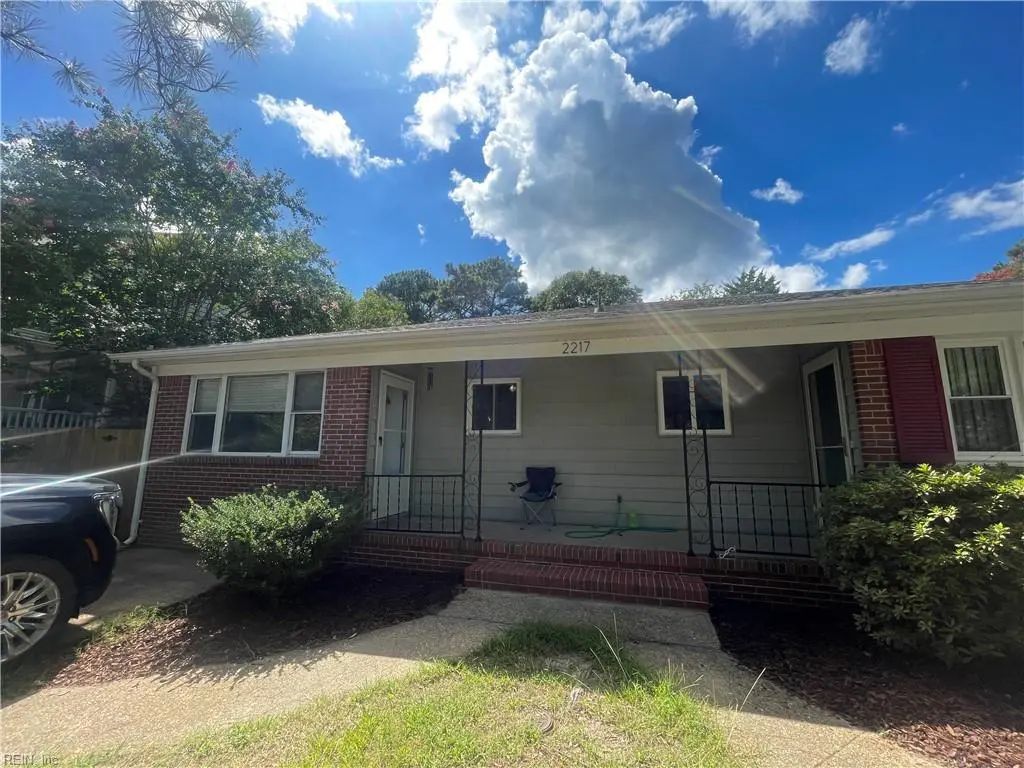 2217 Oak St, Virginia Beach