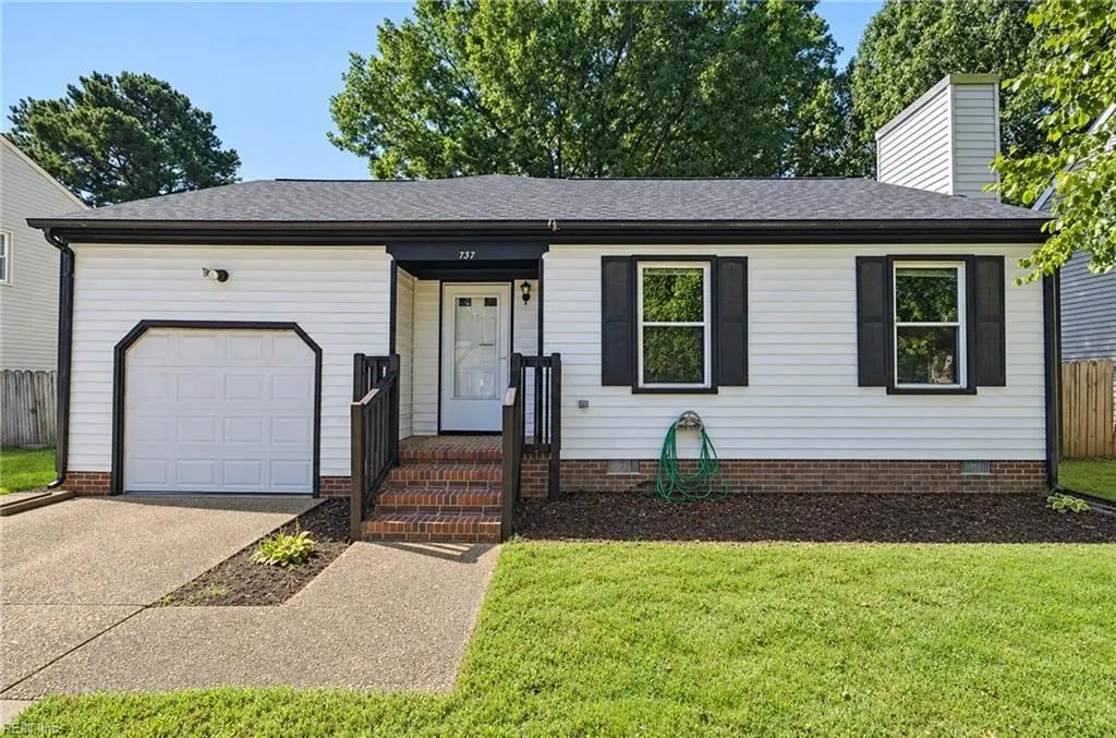 737 Leonard Ln, Newport News