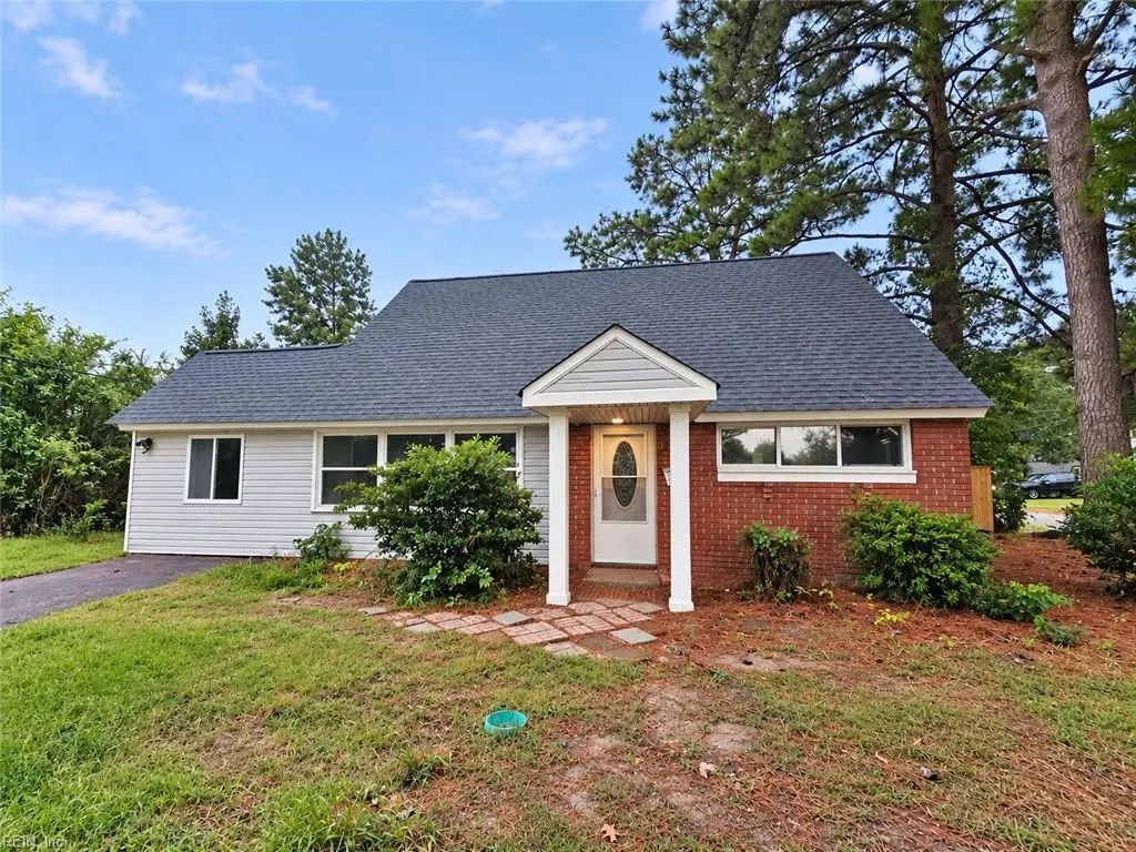 1801 S Lakeland Dr, Norfolk