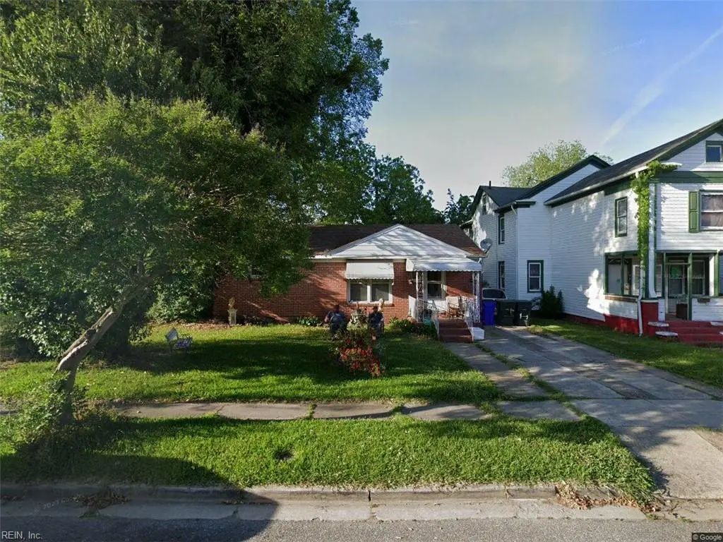 210 Hough Ave Ave, Norfolk