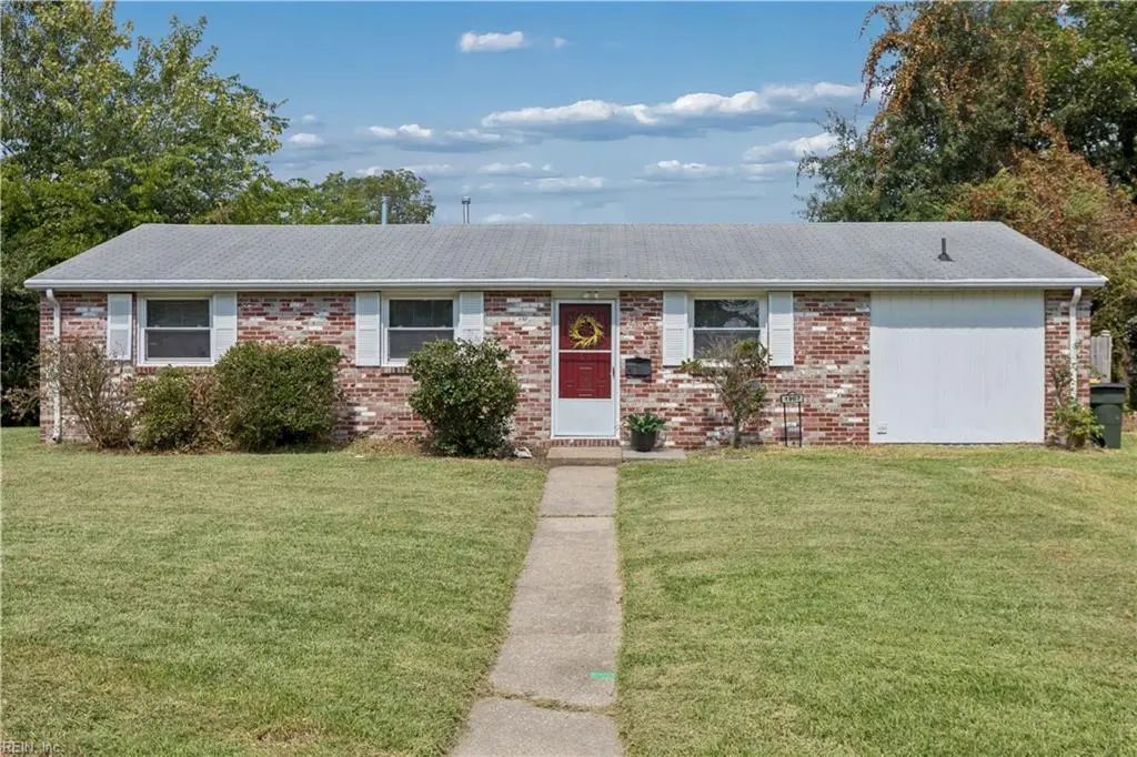 1907 Hart Cir, Hampton
