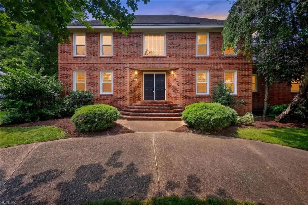1705 Pilgrims Mews Mews, Virginia Beach