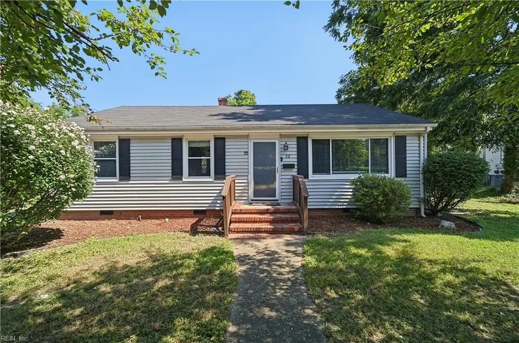 32 Claremont Ave, Hampton