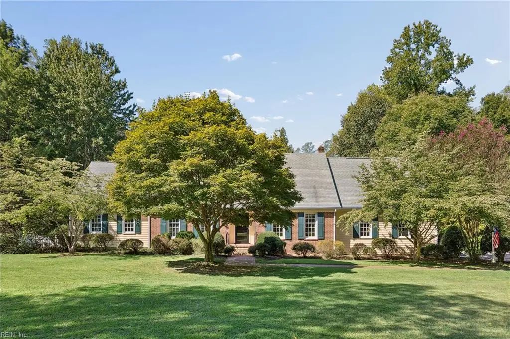 285 E Queens Dr, York County