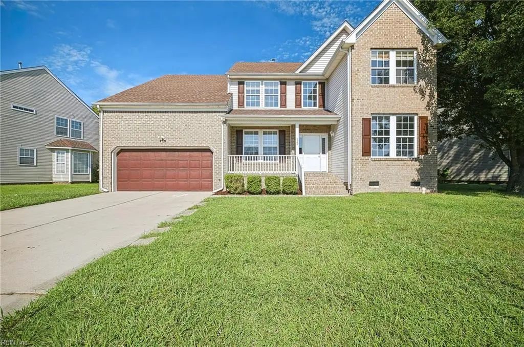 120 Lakes Edge Dr, Suffolk