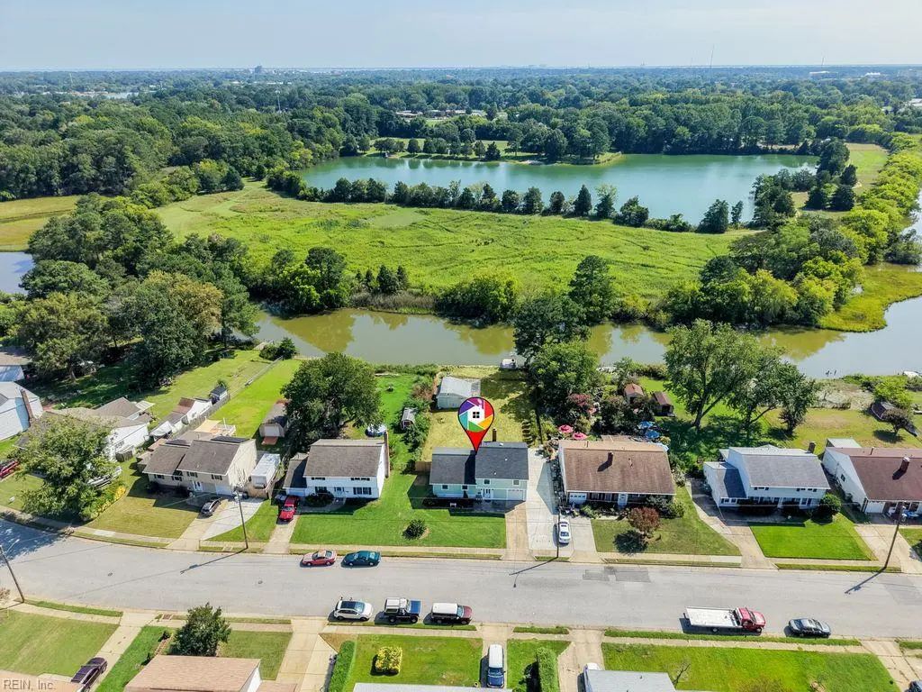20 Diggs Dr, Hampton