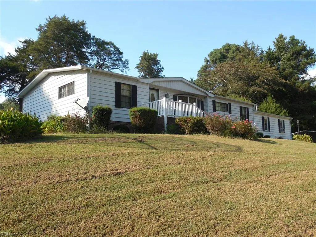 5684 T C Walker Rd, Gloucester County