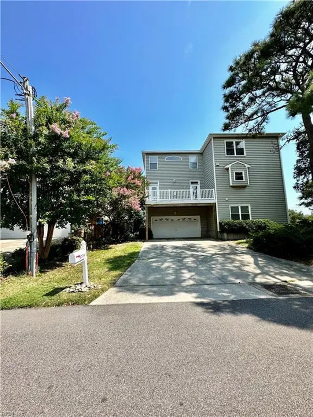 3724 Surry Rd, Virginia Beach