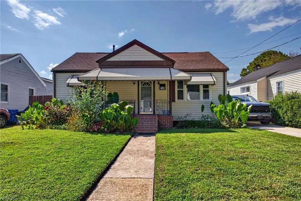 946 Douglas Ave, Portsmouth