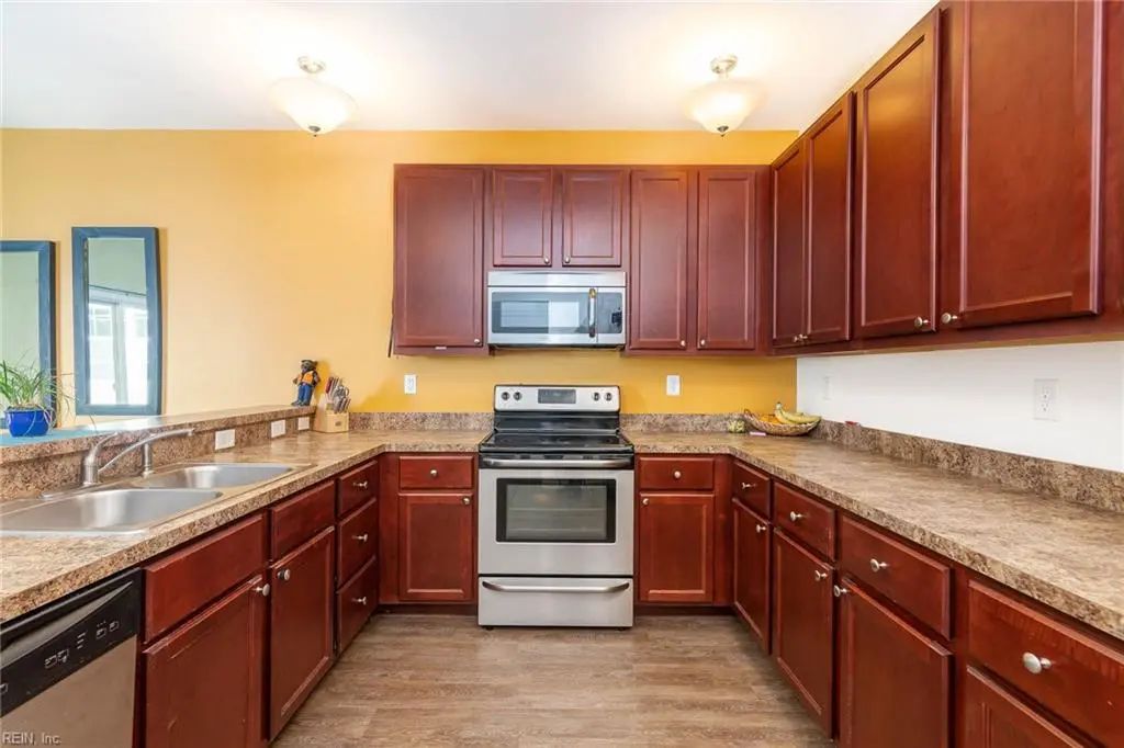 2404 Leytonstone Dr, Chesapeake
