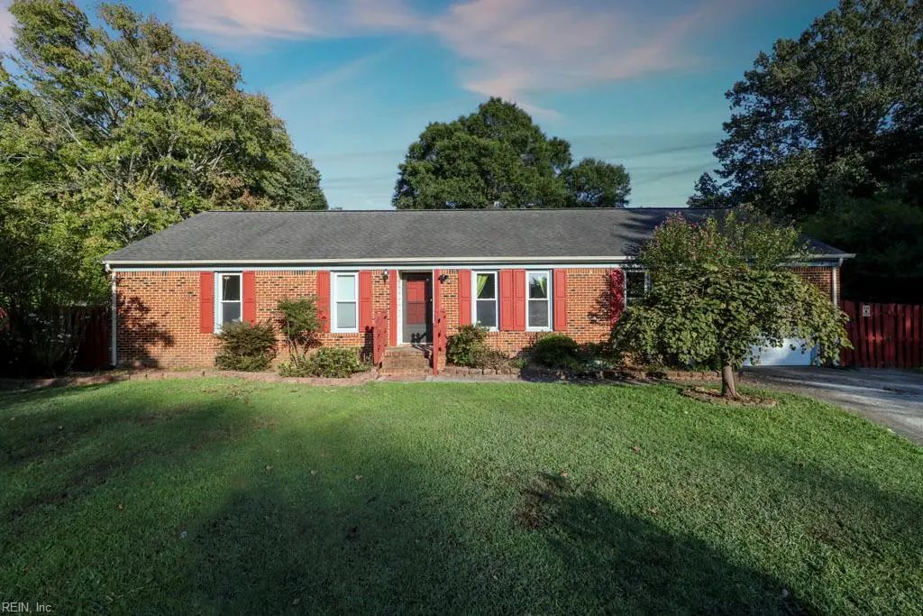 709 Caravelle Dr, Chesapeake