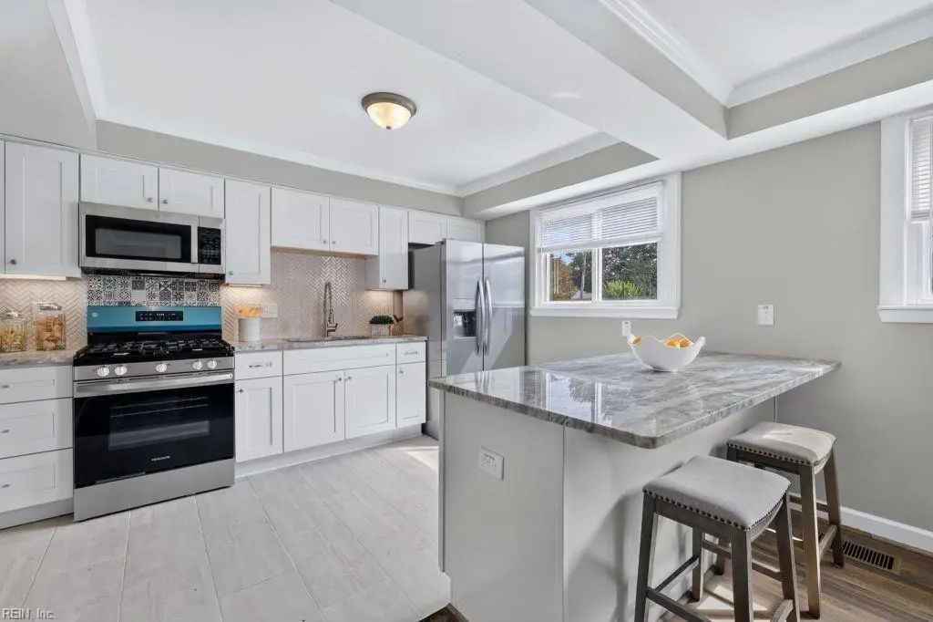 629 Aragona Blvd, Virginia Beach