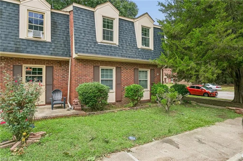 391 Circuit Ln, Newport News